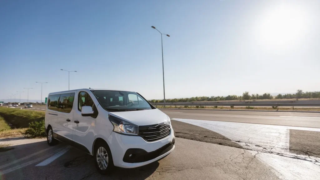 บริการเช่ารถตู้ขับเอง: มิติใหม่แห่งการเดินทางที่อิสระและคุ้มค่า